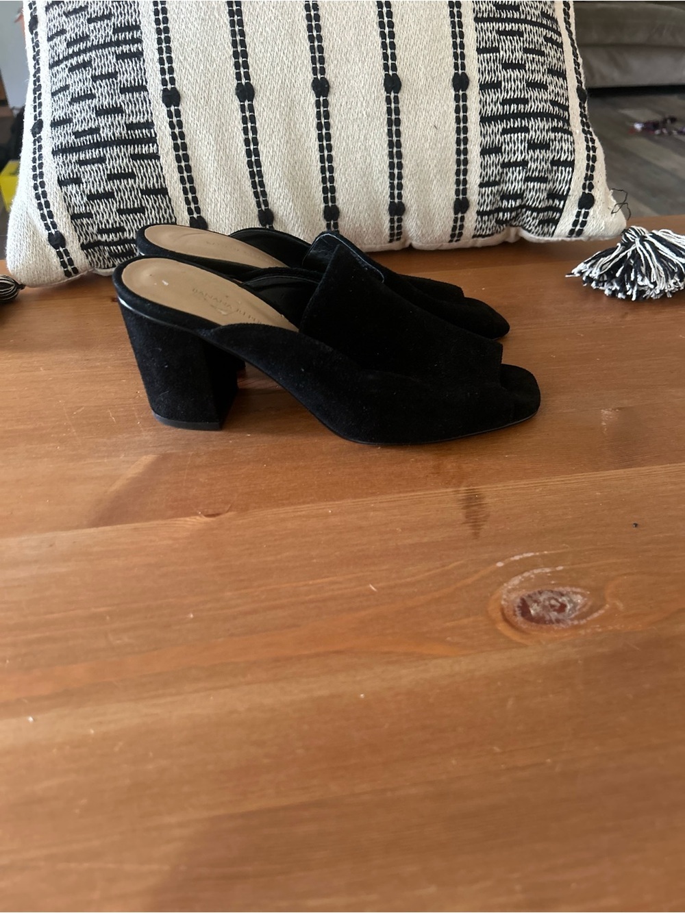 Banana republic Black Suede Block Heel Mules open Toe Slip-On size 7 1/2